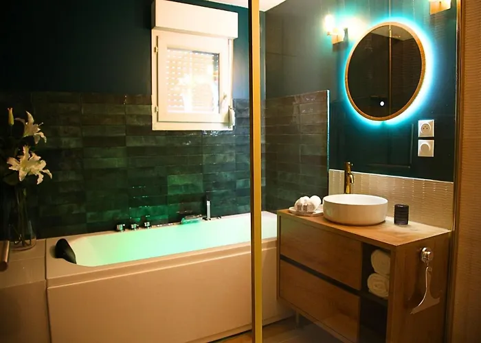 Appartement L'eden Chic - Balneo - Jardin - Parking Gratuit *