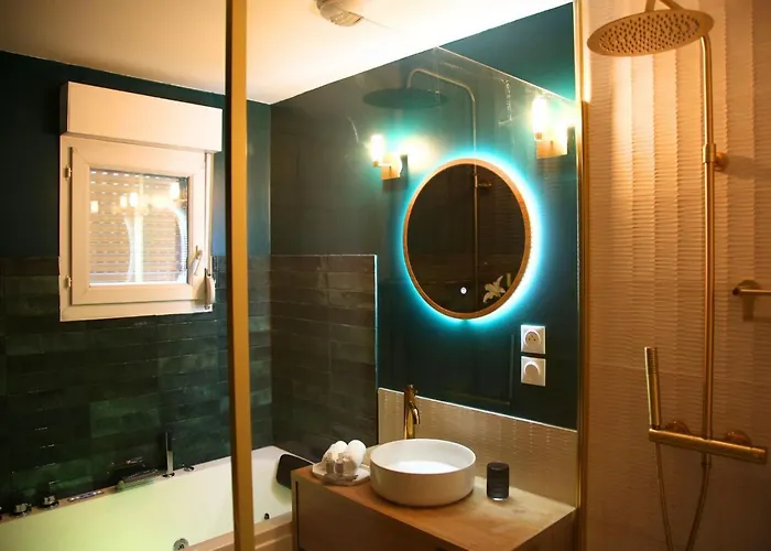 L'eden Chic - Balneo - Jardin - Parking Gratuit Appartement *